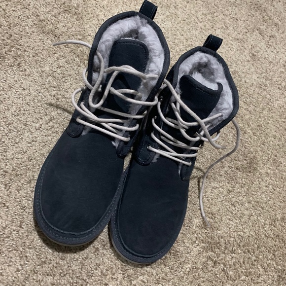 Ugg boots - Picture 3 of 3